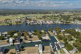 320 Lake St, Kingsland, TX 78639 - Photo 2