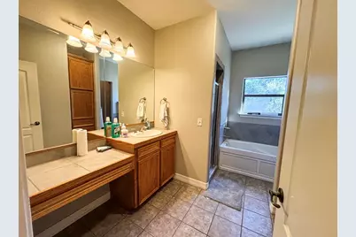 304 Deer Hollow, Horseshoe Bay, TX 78657 - Photo 10