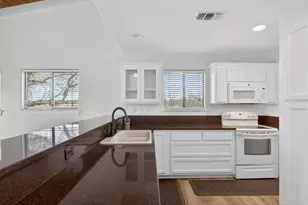 758 Sandy Mountain Dr, Sunrise Beach, TX 78643 - Photo 10