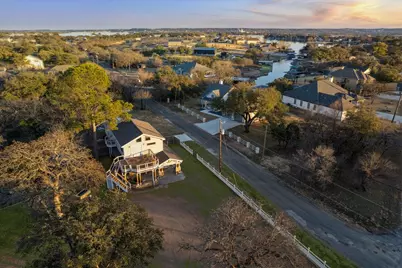 137 W Hill Dr Drive, Granite Shoals, TX 78654 - Photo 4