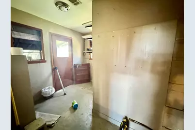 807 N West, Burnet, TX 78611 - Photo 18