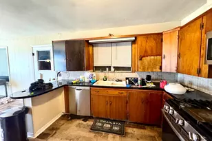 807 N W, Burnet, TX 78611 - Photo 10