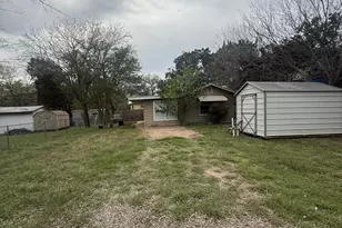 624 Driftwood Ln, Cottonwood Shores, TX 78657 - Photo 4