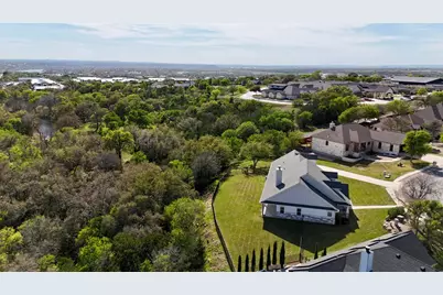 604 Woodland Park, Marble Falls, TX 78654 - Photo 2