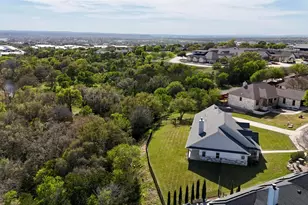 604 Woodland Park, Marble Falls, TX 78654 - Photo 2