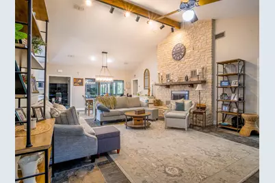 313 Meadowlakes Drive, Meadowlakes, TX 78654 - Photo 16