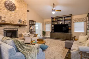 313 Meadowlakes Dr, Meadowlakes, TX 78654 - Photo 18