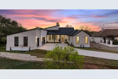 105 Barefoot, Horseshoe Bay, TX 78657 - Photo 1