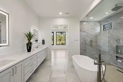 105 Barefoot, Horseshoe Bay, TX 78657 - Photo 18