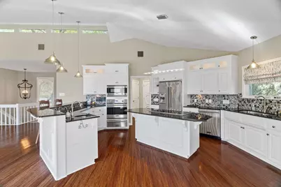 819 Broken Arrow, Horseshoe Bay, TX 78657 - Photo 10