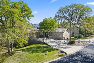 819 Broken Arrow, Horseshoe Bay, TX 78657 - Photo 2