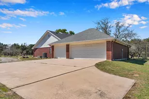 107 N Oak Vista Dr, Burnet, TX 78611 - Photo 2