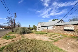 408 W Main St, Llano, TX 78643 - Photo 12