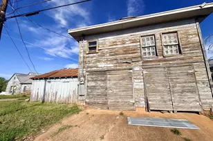 408 W Main St, Llano, TX 78643 - Photo 8