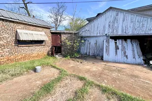408 W Main St, Llano, TX 78643 - Photo 10