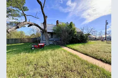 408 W Main Street, Llano, TX 78643 - Photo 2
