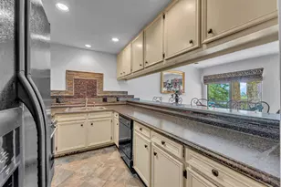 501 Highlands Blvd, Horseshoe Bay, TX 78657 - Photo 12