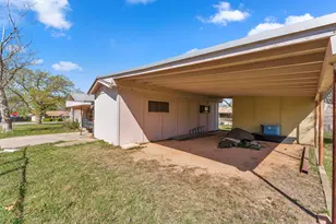 901 N Hill St, Burnet, TX 78611 - Photo 22