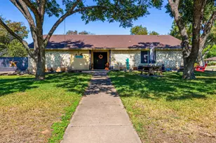 252 Meadowlakes Dr, Meadowlakes, TX 78654 - Photo 1