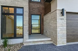 105 Via Roma Ct, Horseshoe Bay, TX 78657 - Photo 2