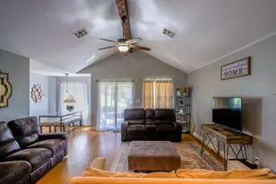 811 Sage St, Burnet, TX 78611 - Photo 4