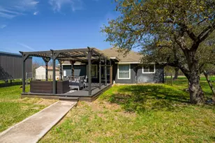 811 Sage St, Burnet, TX 78611 - Photo 16