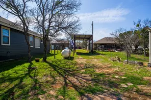 811 Sage St, Burnet, TX 78611 - Photo 18