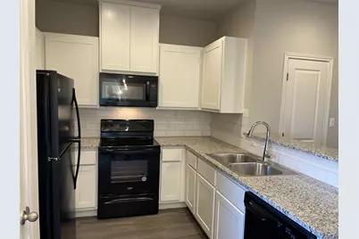 107 Peruna Street, Marble Falls, TX 78654 - Photo 4