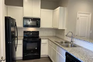 107 Peruna St, Marble Falls, TX 78654 - Photo 4