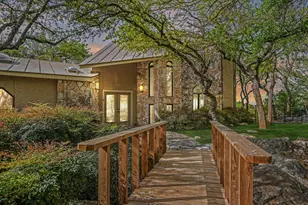 900 Sharp Rock, Horseshoe Bay, TX 78657 - Photo 2