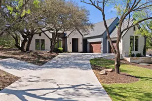 705 Trails Pkwy, Horseshoe Bay, TX 78657 - Photo 2