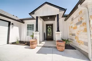 235 E Bluebriar Dr, Granite Shoals, TX 78654 - Photo 4