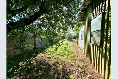 607 Lauderdale, Llano, TX 78643 - Photo 4