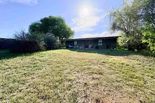 607 Lauderdale, Llano, TX 78643 - Photo 6