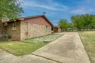 4317 River Oaks Dr, Kingsland, TX 78639 - Photo 4