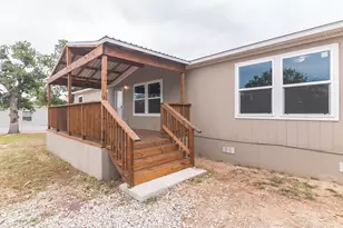 104 E Castleshoals Dr, Granite Shoals, TX 78654 - Photo 1