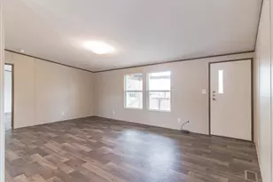 104 E Castleshoals Dr, Granite Shoals, TX 78654 - Photo 4