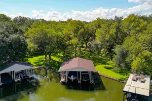 406 Lakeview Dr, Horseshoe Bay, TX 78657 - Photo 4