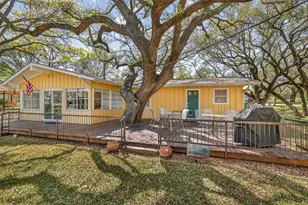 102 Cove Ln, Sunrise Beach, TX 78643 - Photo 4