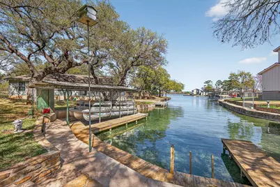102 Cove Ln, Sunrise Beach, TX 78643 - Photo 2