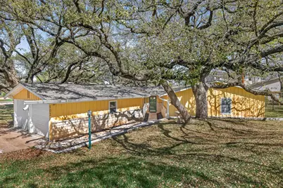 102 Cove Ln, Sunrise Beach, TX 78643 - Photo 2