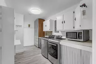 515 E Island Dr, Bluffton, TX 78607 - Photo 12