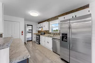 515 E Island Drive, Bluffton, TX 78607 - Photo 10