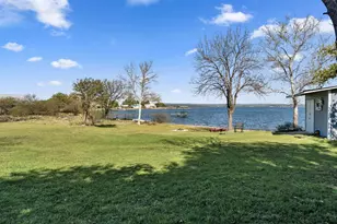 515 E Island Dr, Bluffton, TX 78607 - Photo 32