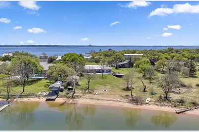 515 E Island Drive, Bluffton, TX 78607 - Photo 1