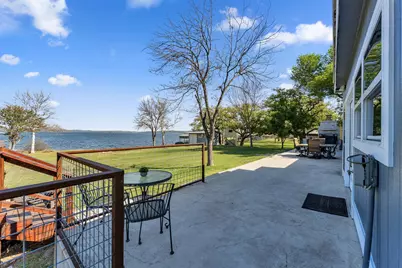 515 E Island Drive, Bluffton, TX 78607 - Photo 28
