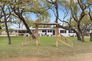 639 E Hwy 71, Llano, TX 78643 - Photo 2