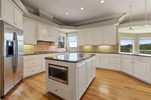 4921 Creek Meadow Cove, Spicewood, TX 78669 - Photo 20