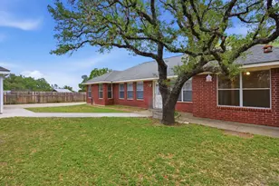 203 Crestview Dr, Johnson City, TX 78636 - Photo 44