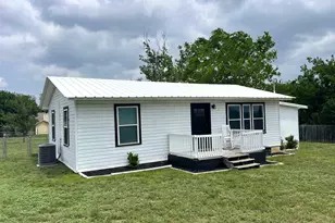 1101 E College, Llano, TX 78643 - Photo 1